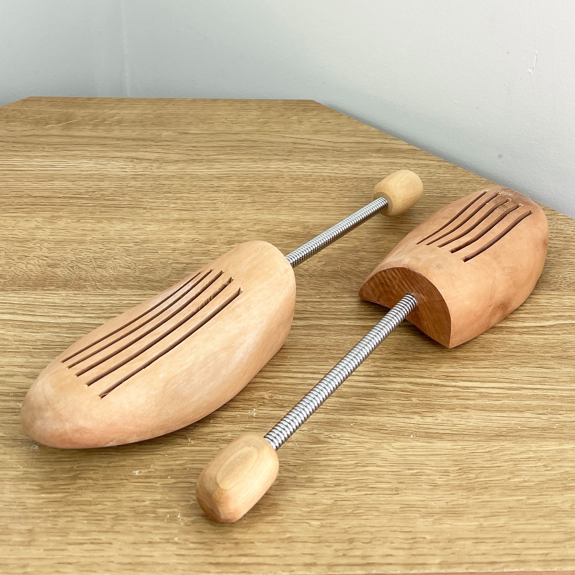 Pair of Wooden Shoe Trees UK Size 9 – 10.5 / EU Size 43 – 45