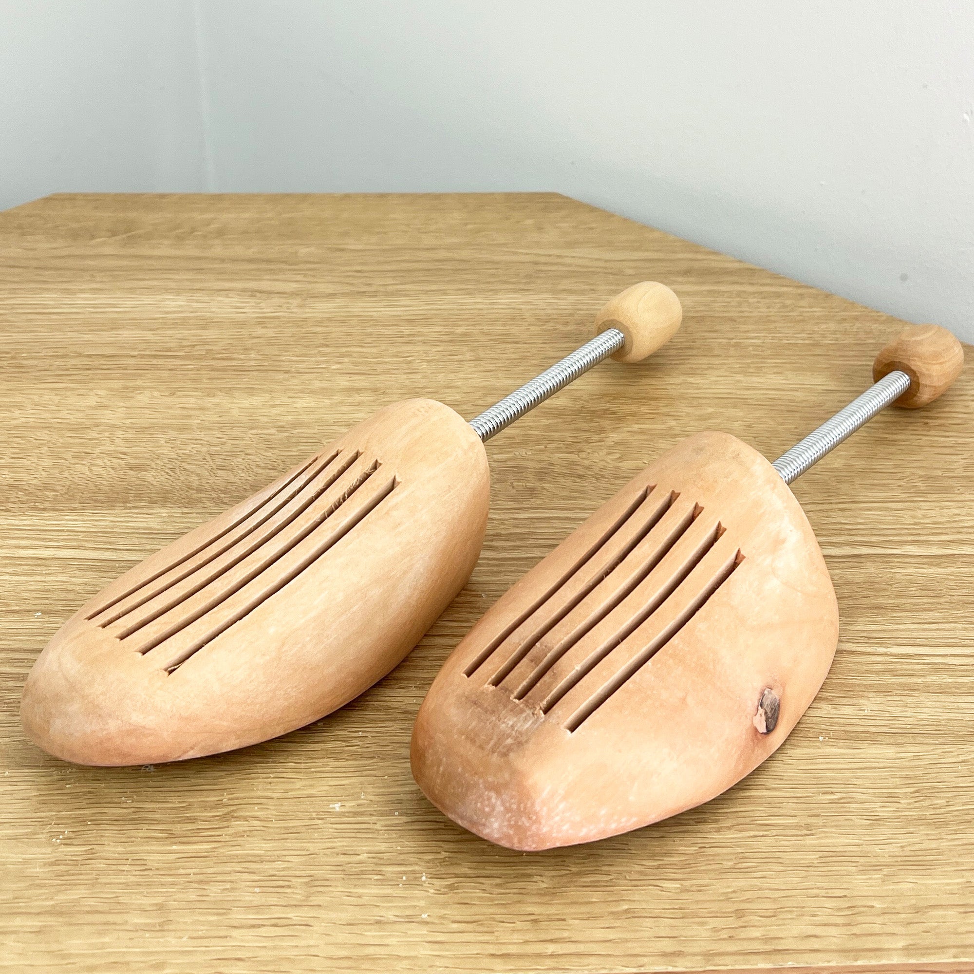 Pair of Wooden Shoe Trees UK Size 9 – 10.5 / EU Size 43 – 45