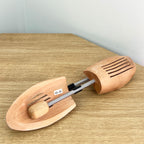 Pair of Wooden Shoe Trees UK Size 9 – 10.5 / EU Size 43 – 45