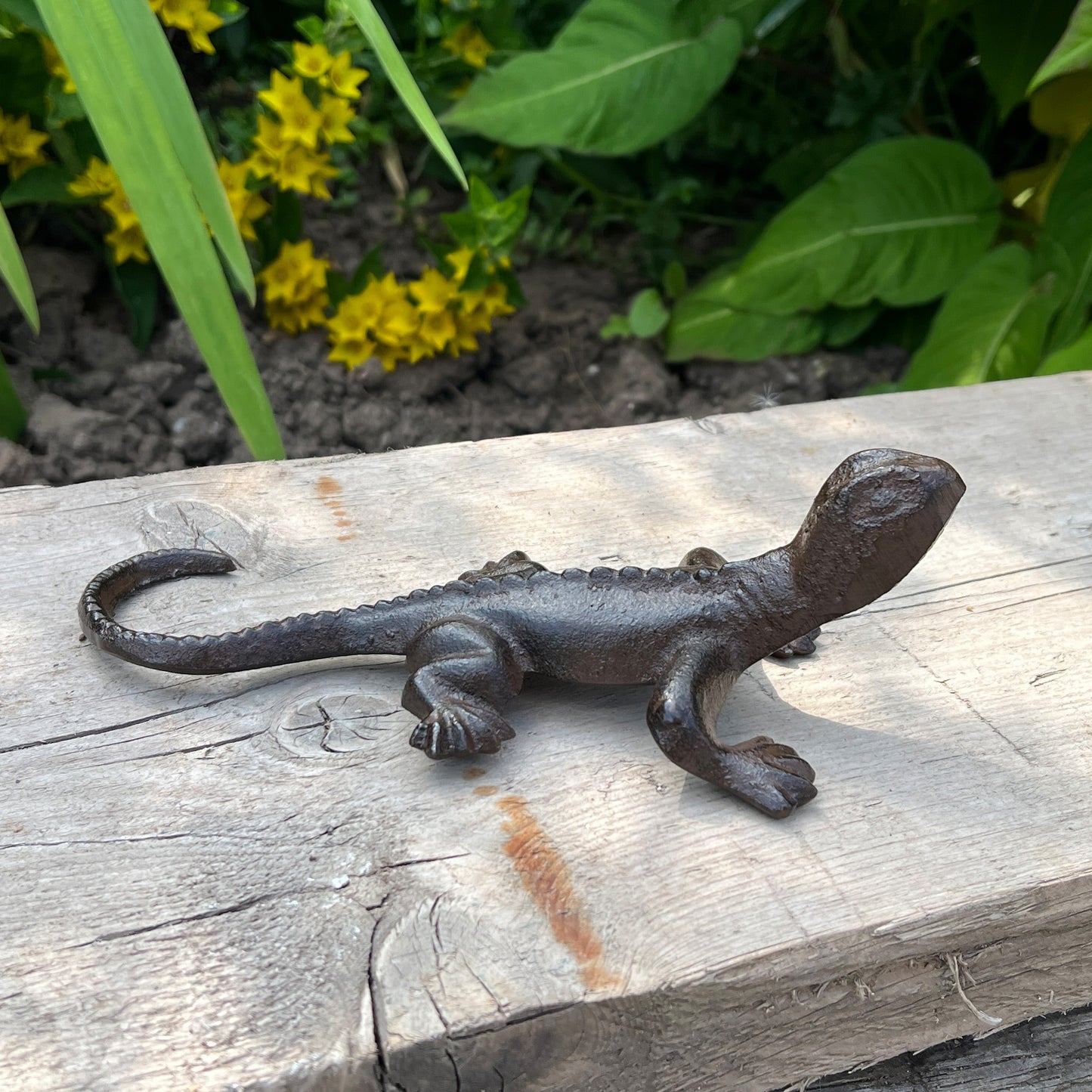 Free-standing Lizard Ornament - Cast Iron