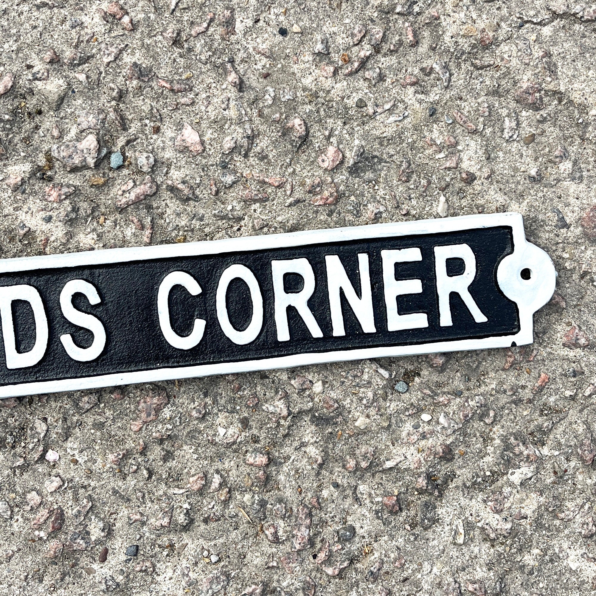 45cm Cast Iron 'Piss Heads Corner' Wall Sign / Plaque