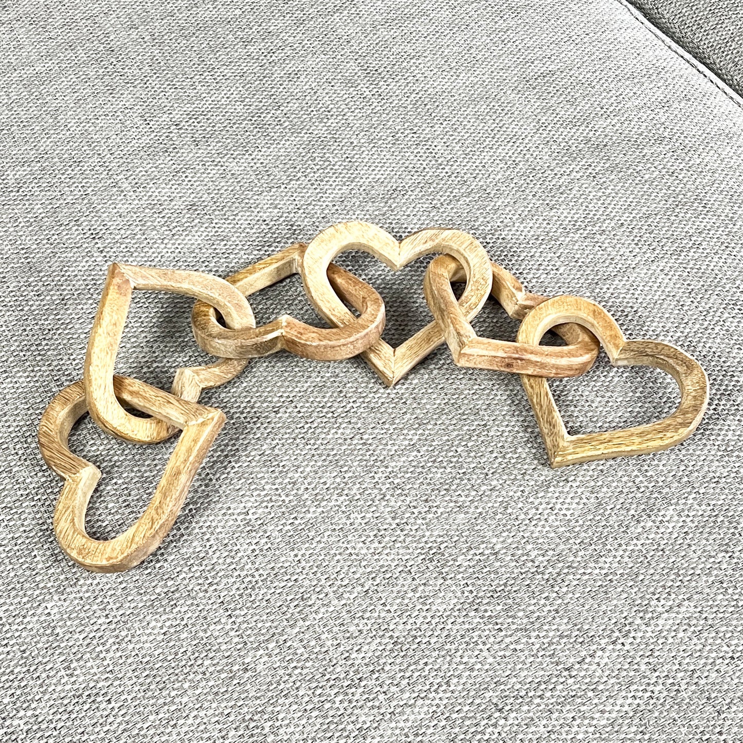 6 Heart Mango Wood Decorative Chain - 30cm