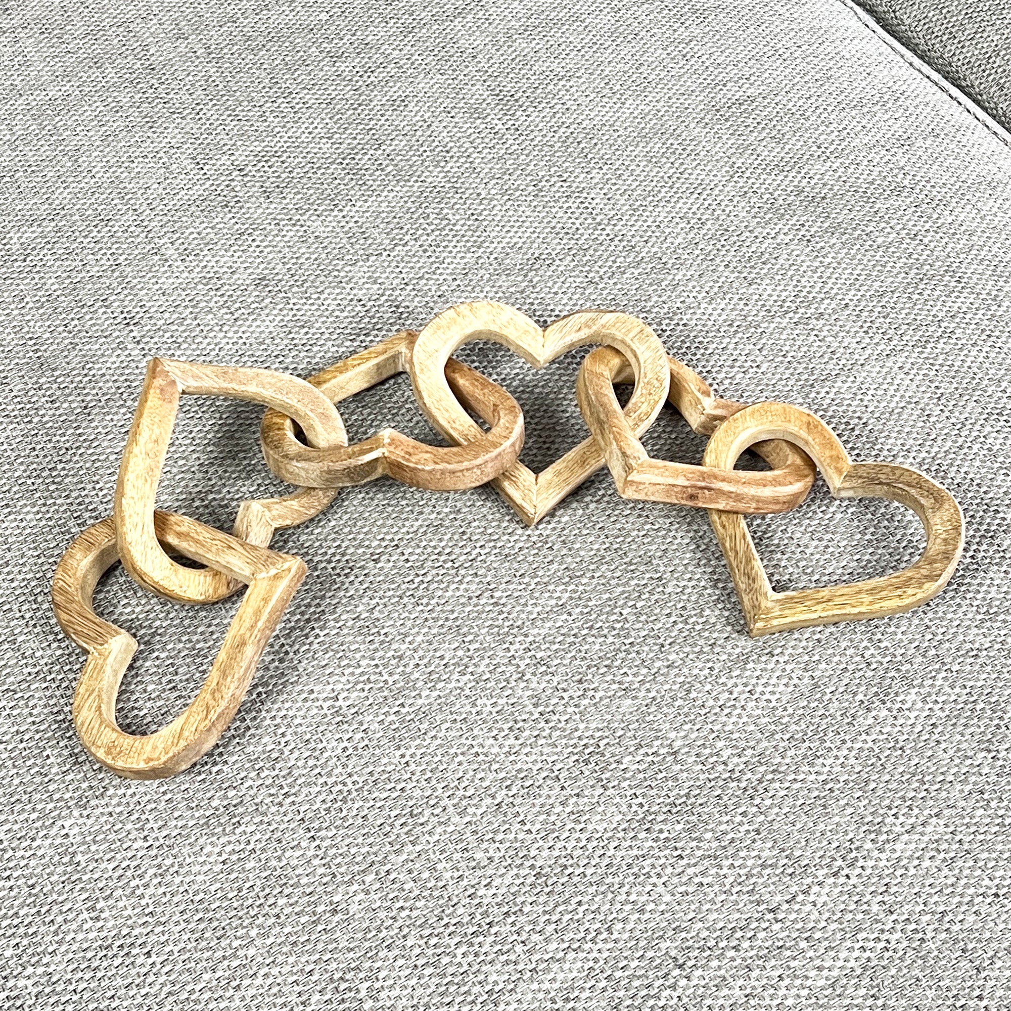 6 Heart Mango Wood Decorative Chain - 30cm