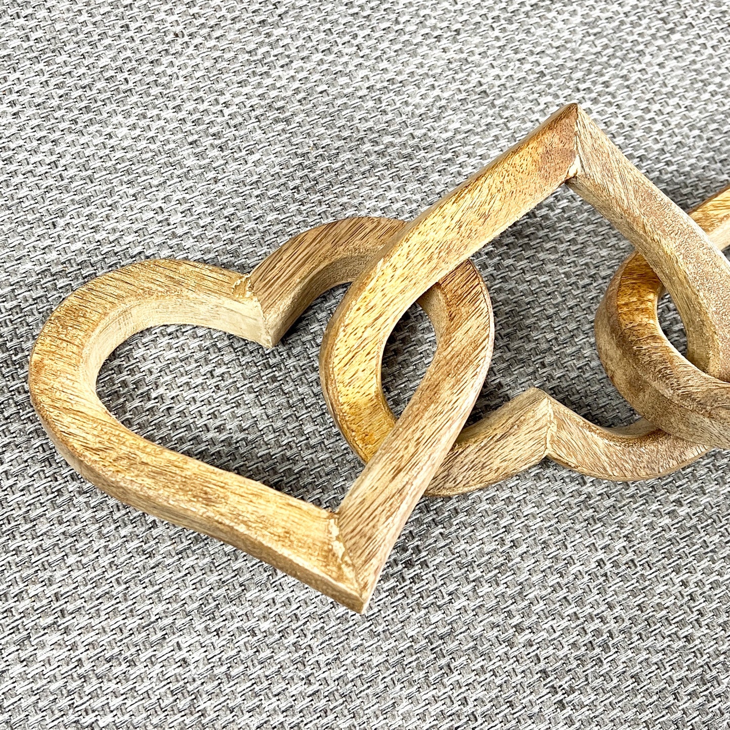 6 Heart Mango Wood Decorative Chain - 30cm