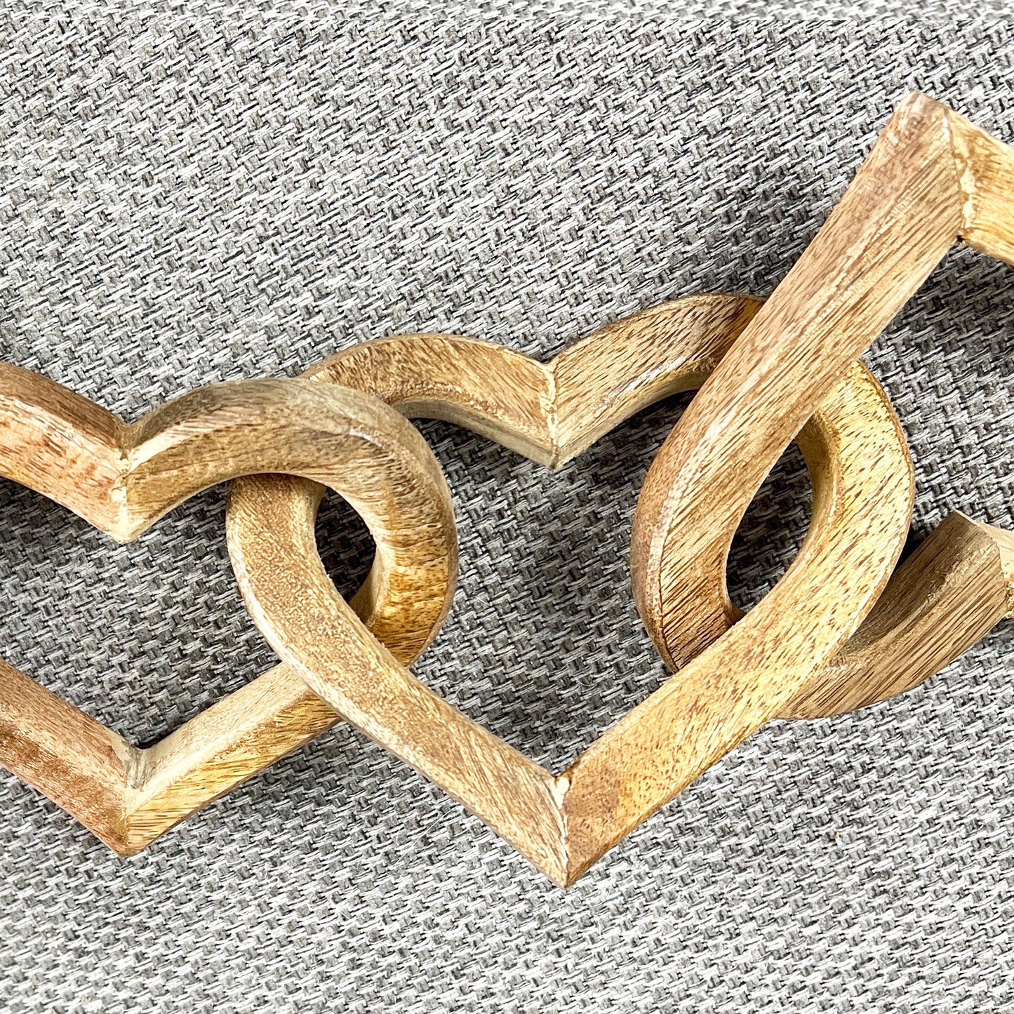 6 Heart Mango Wood Decorative Chain - 30cm