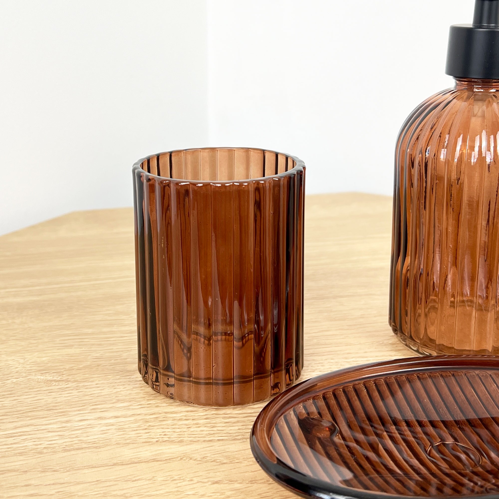 Bathroom Sink Accessories Set - Amber Ribbed Glass