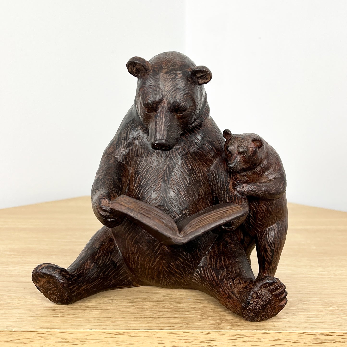 Story Time Bears Ornament - Resin Wood Effect Finish