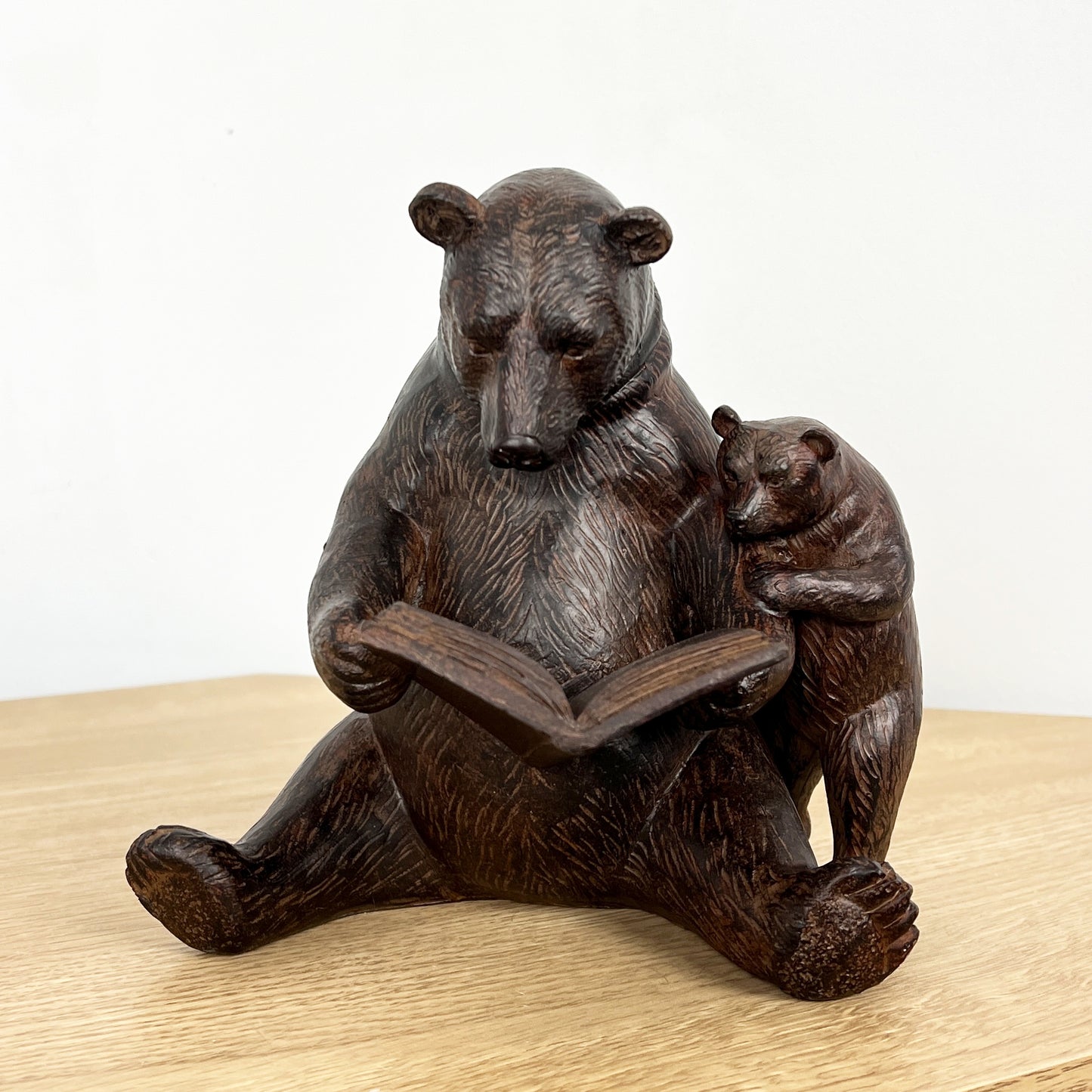 Story Time Bears Ornament - Resin Wood Effect Finish