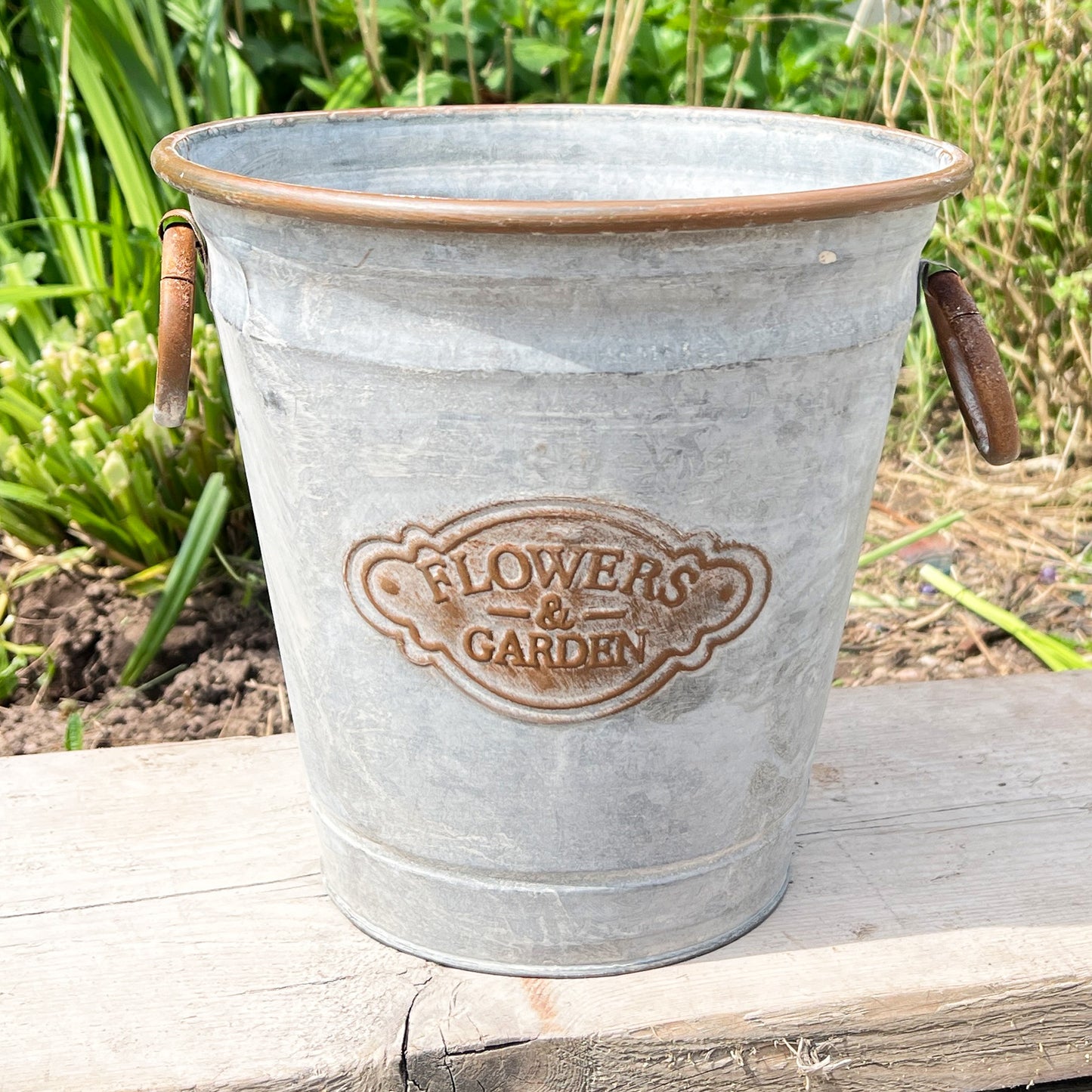 23cm (Tall) Rustic Style Garden Planter – Round