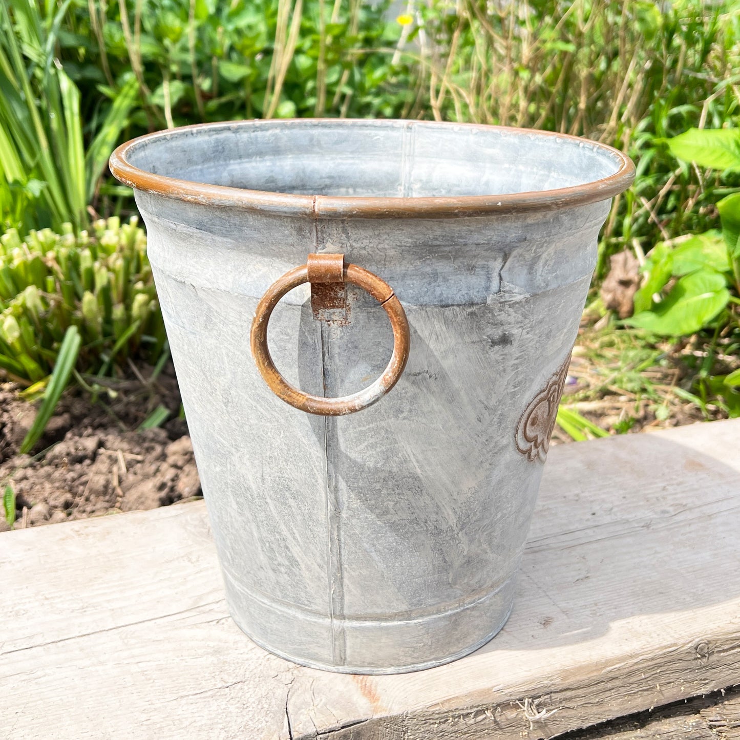 23cm (Tall) Rustic Style Garden Planter – Round