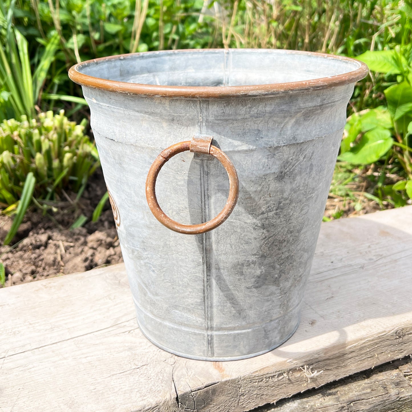 23cm (Tall) Rustic Style Garden Planter – Round