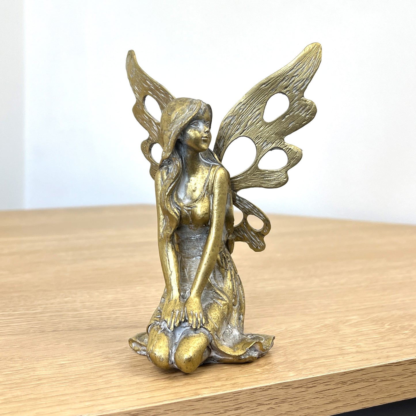 13cm Kneeling Fairy Ornament – Resin