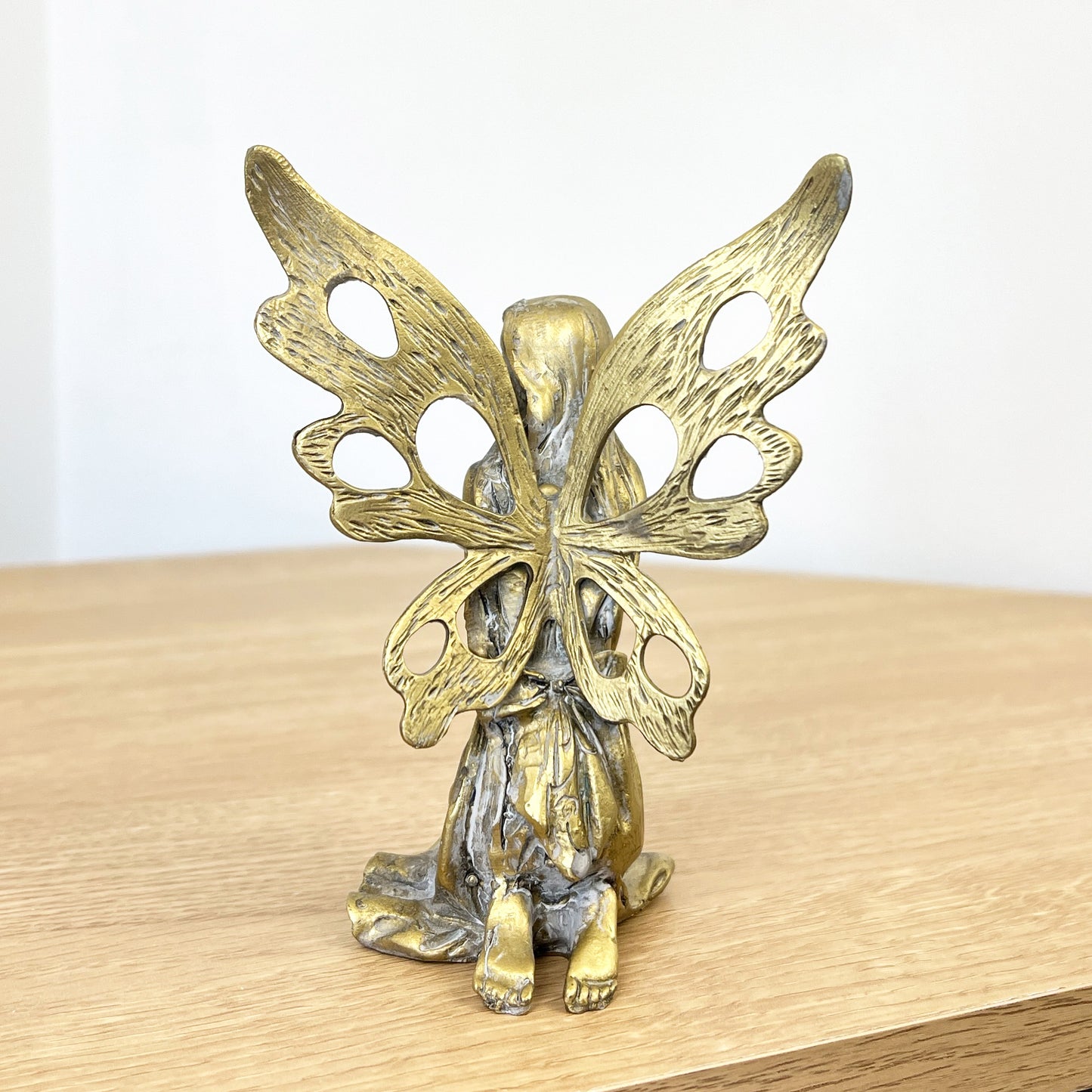 13cm Kneeling Fairy Ornament – Resin