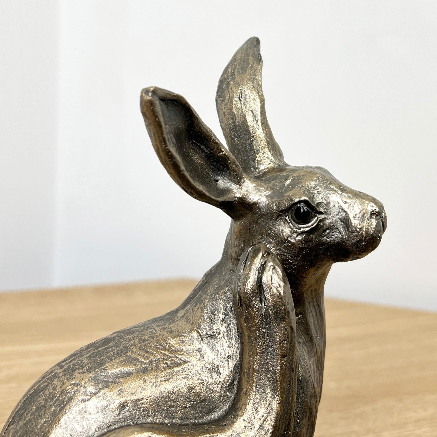 19cm Scratching Hare Ornament - Resin