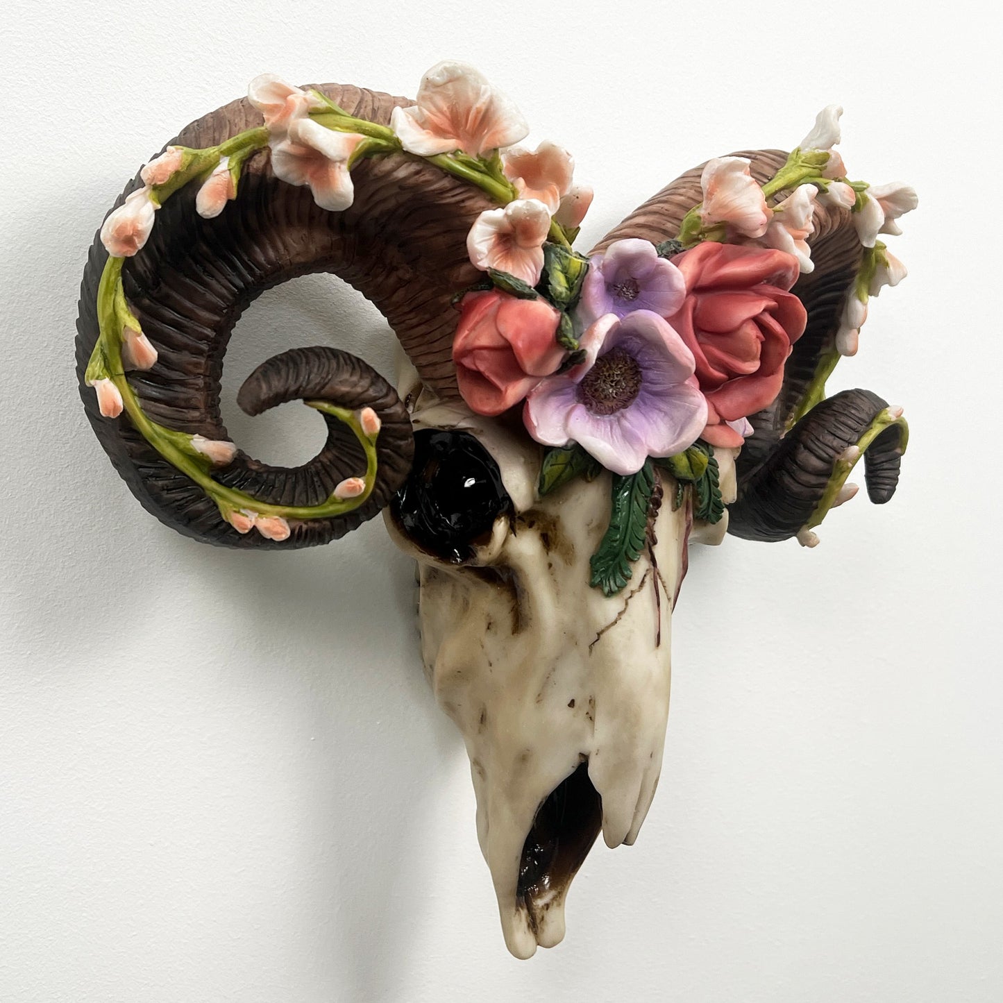 Floral Rams Skull with Horns Wall Decoration – Resin