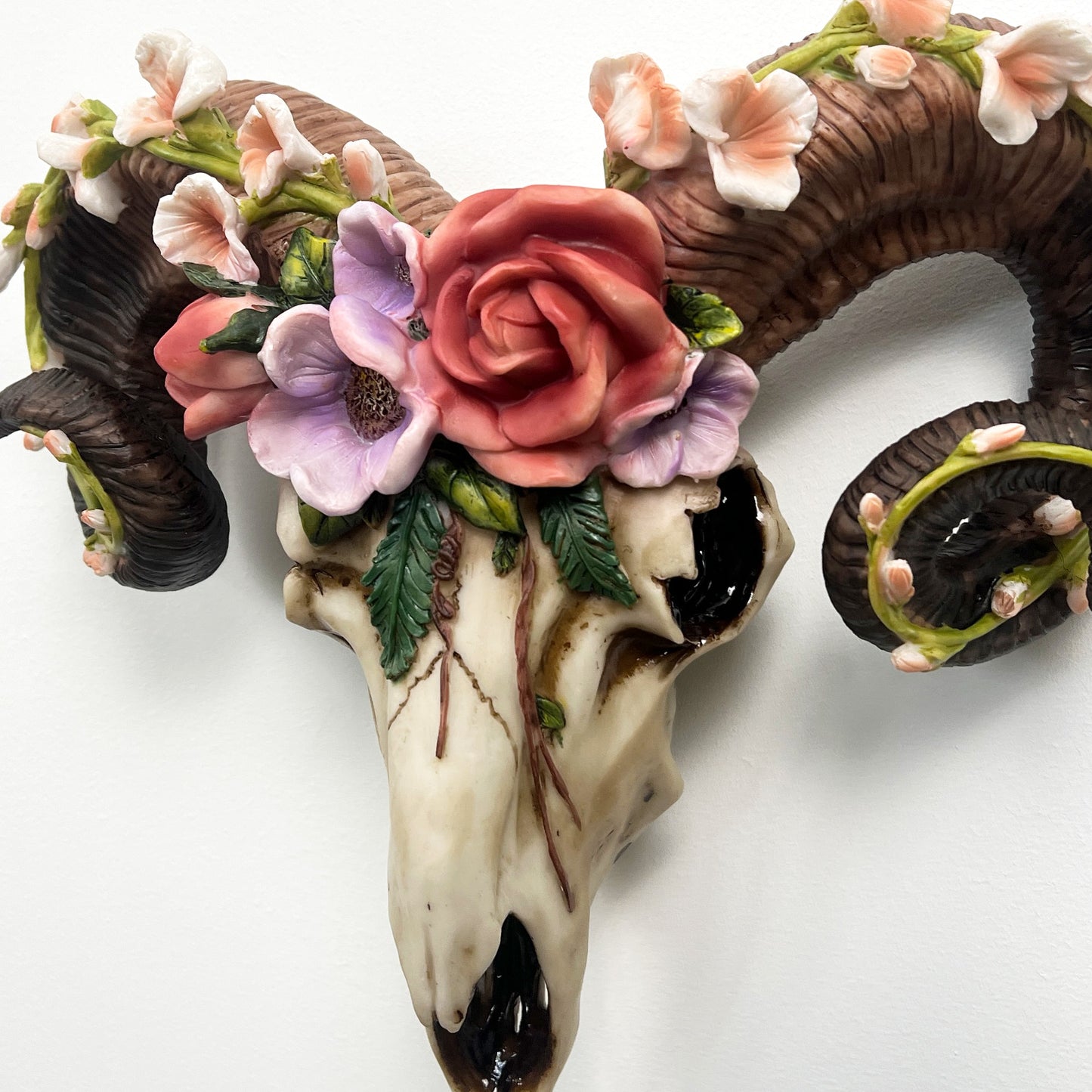 Floral Rams Skull with Horns Wall Decoration – Resin