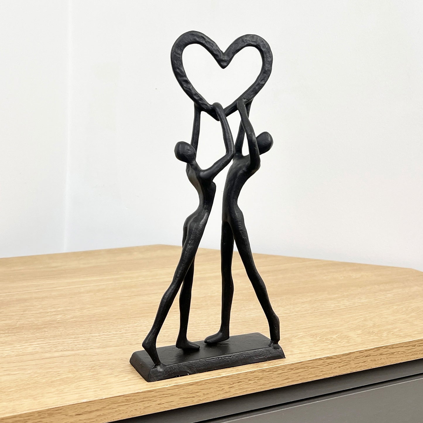 26.5cm Romantic Lovers Ornament - Metal