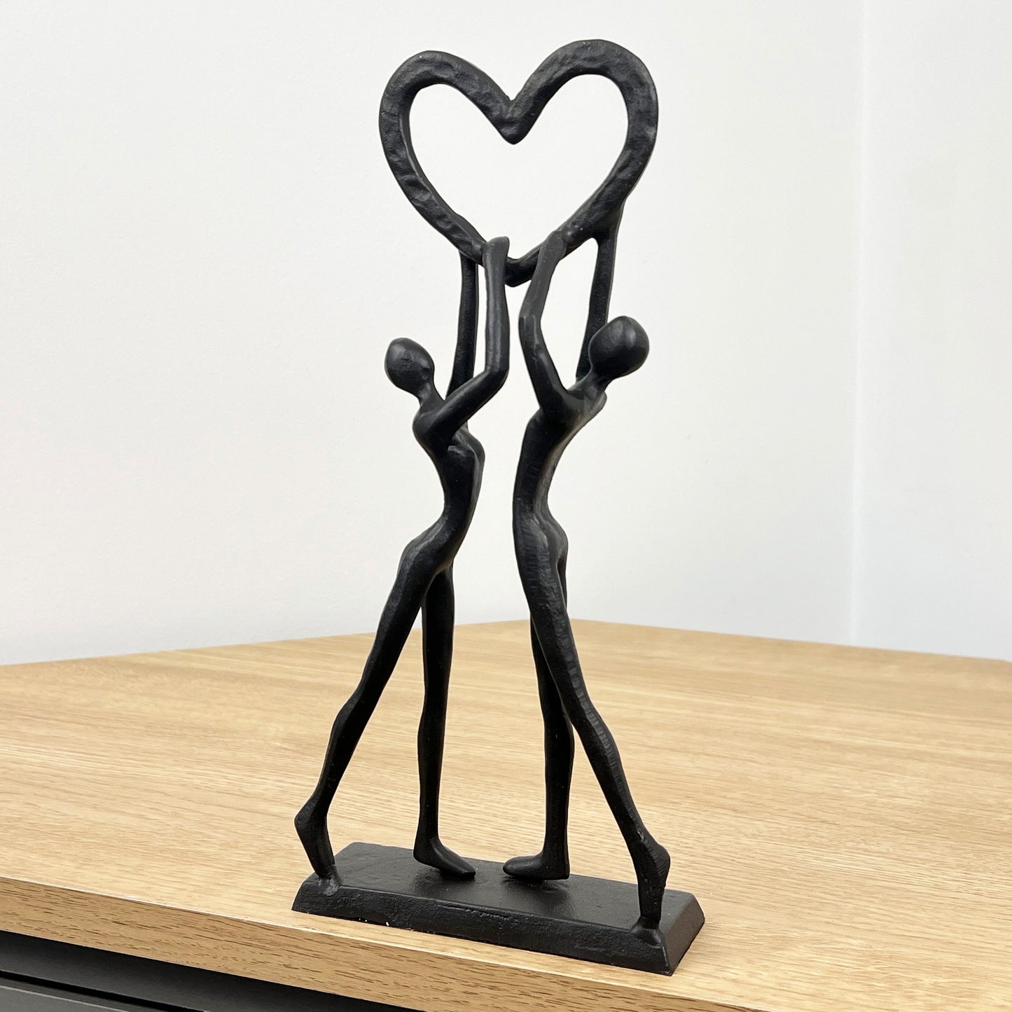 26.5cm Romantic Lovers Ornament - Metal