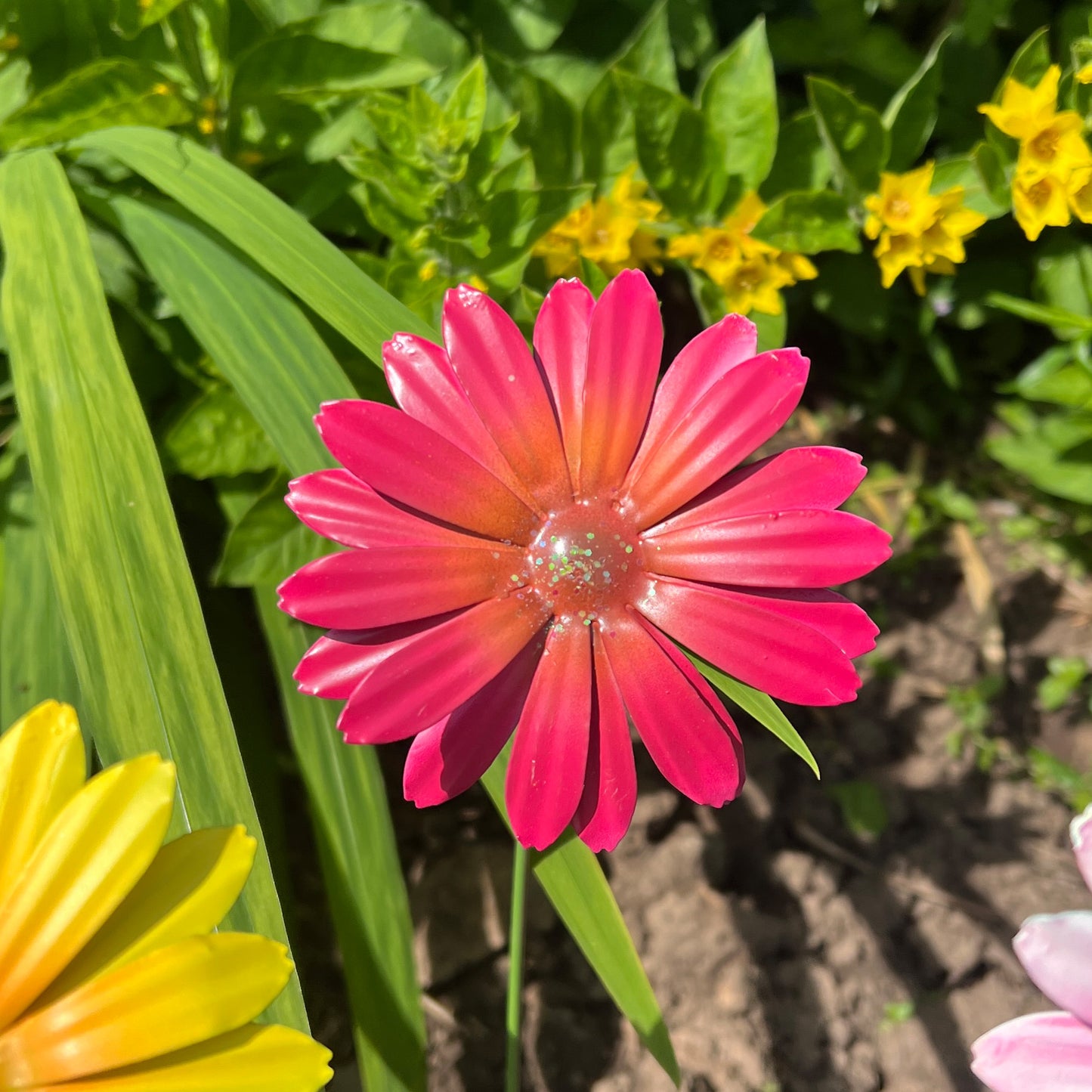 Set of 6 Metal Daisy Stake Flowers Garden Decorations