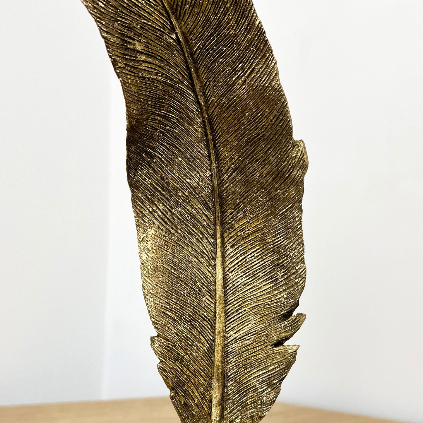 31.5cm Gold Quill Leaf Ornament – Resin