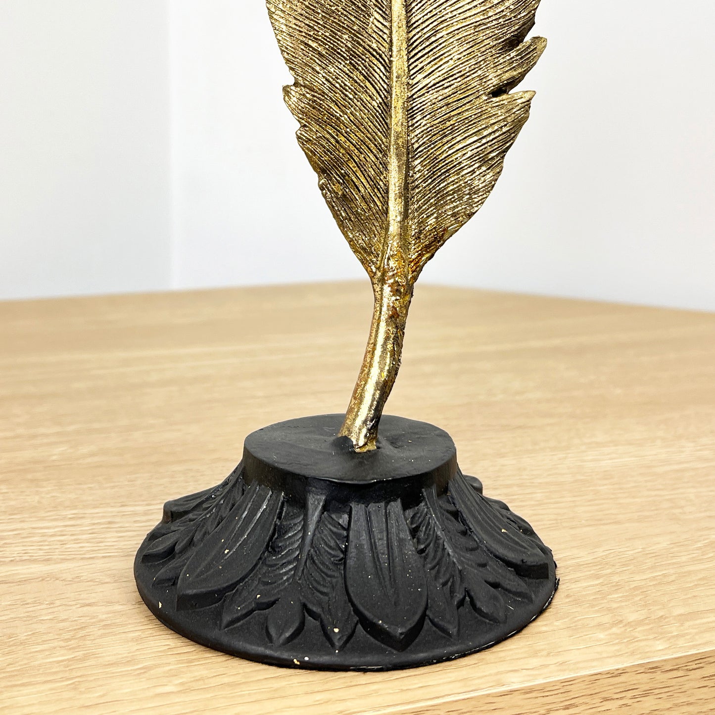 31.5cm Gold Quill Leaf Ornament – Resin