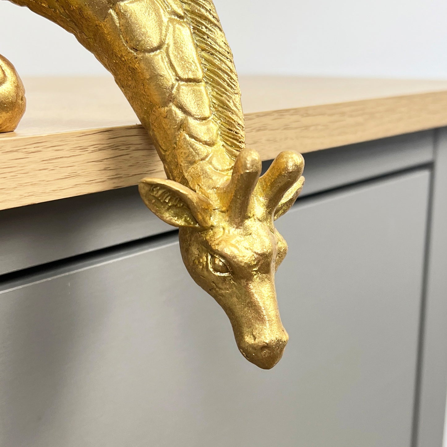 Over-edge Gold Giraffe Ornament – Resin