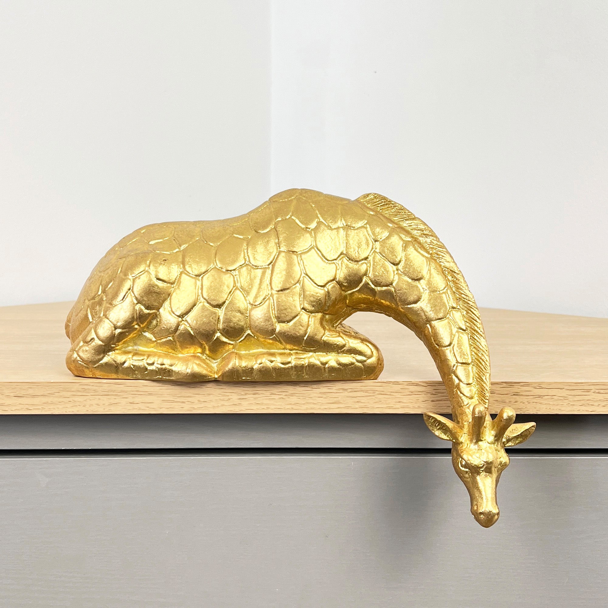 Over-edge Gold Giraffe Ornament – Resin