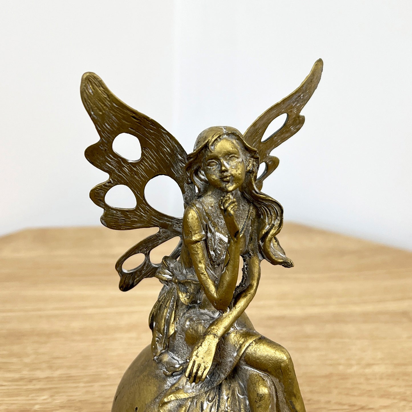 18cm Fairy Sitting on Ball Ornament – Resin