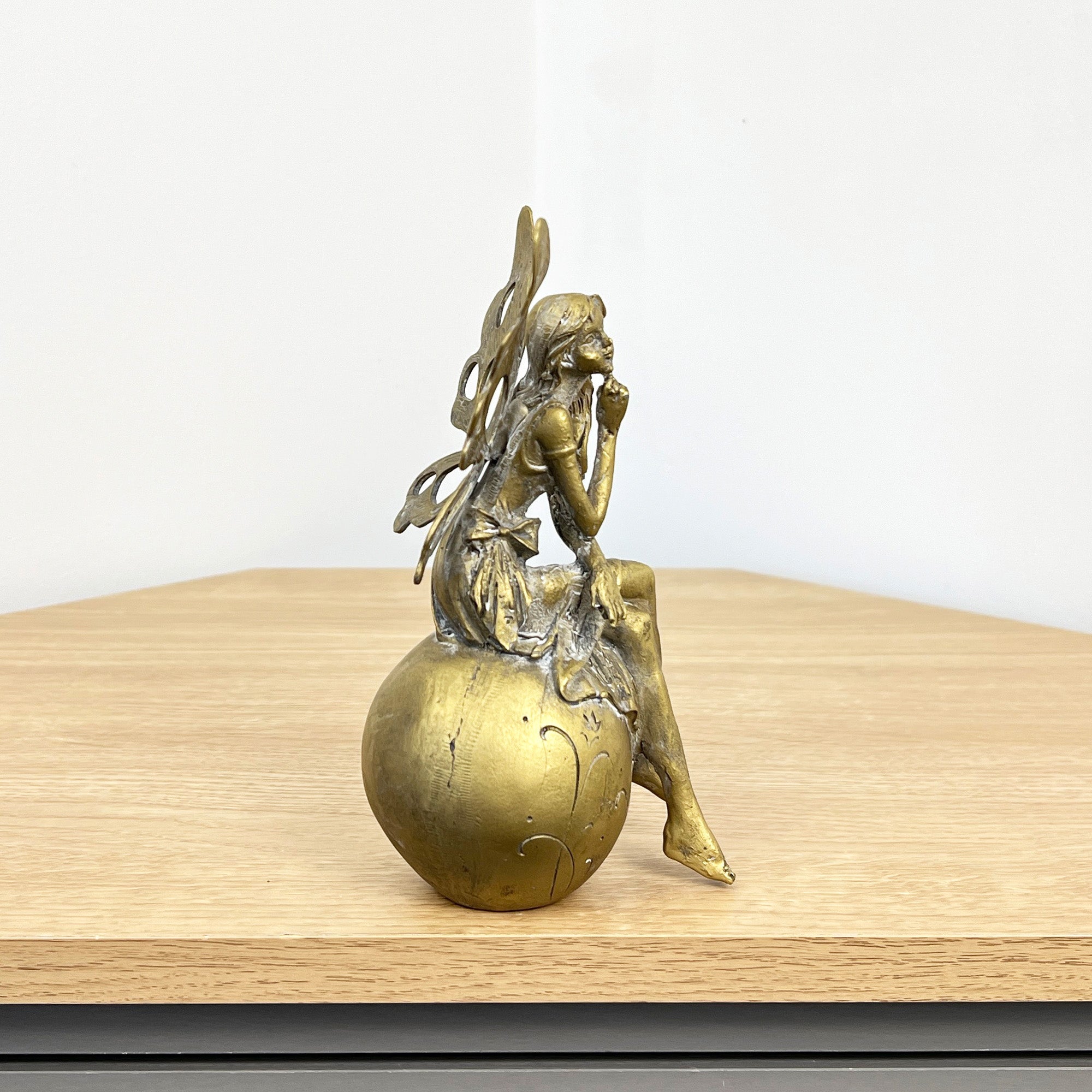 18cm Fairy Sitting on Ball Ornament – Resin