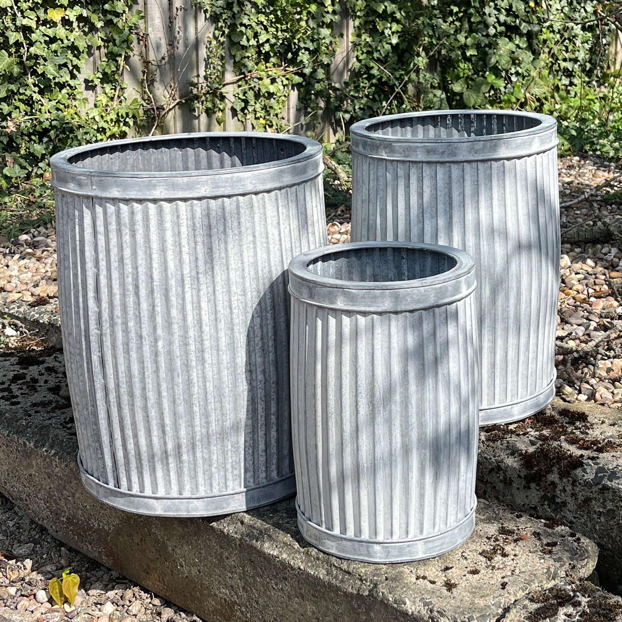 Set of 3 Ribbed Barrel Garden Planters