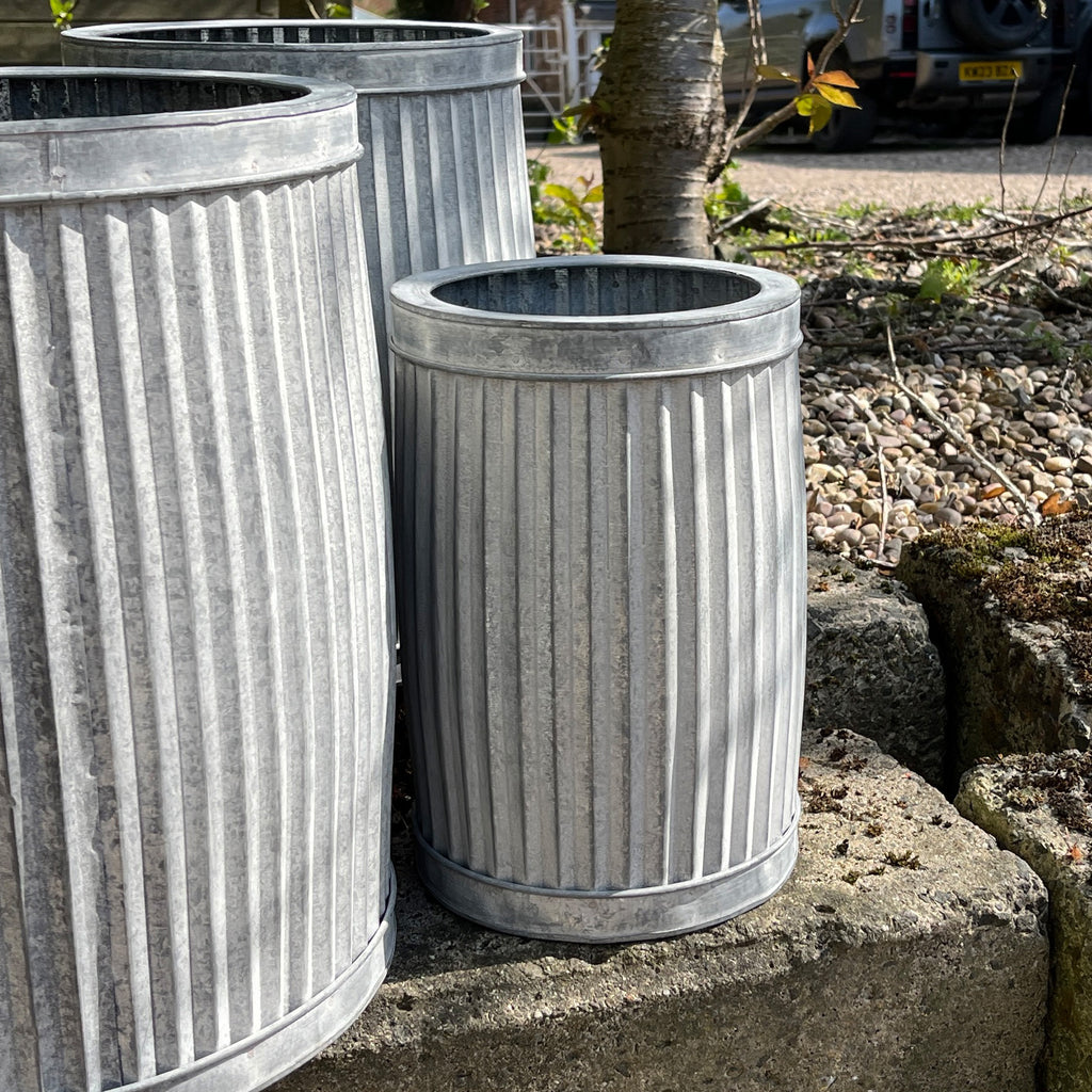 Set of 3 Ribbed Barrel Garden Planters
