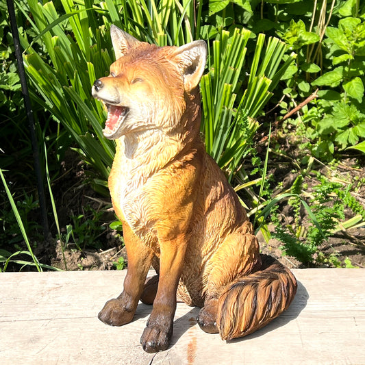 32cm Howling Fox Ornament - Resin