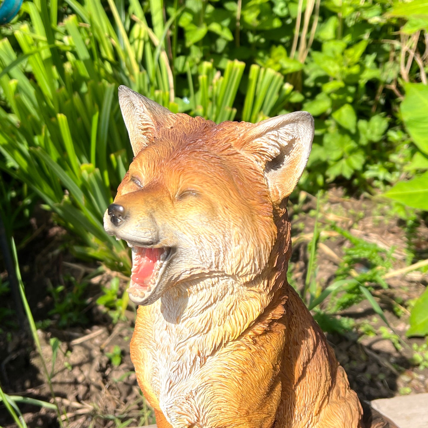 32cm Howling Fox Ornament - Resin