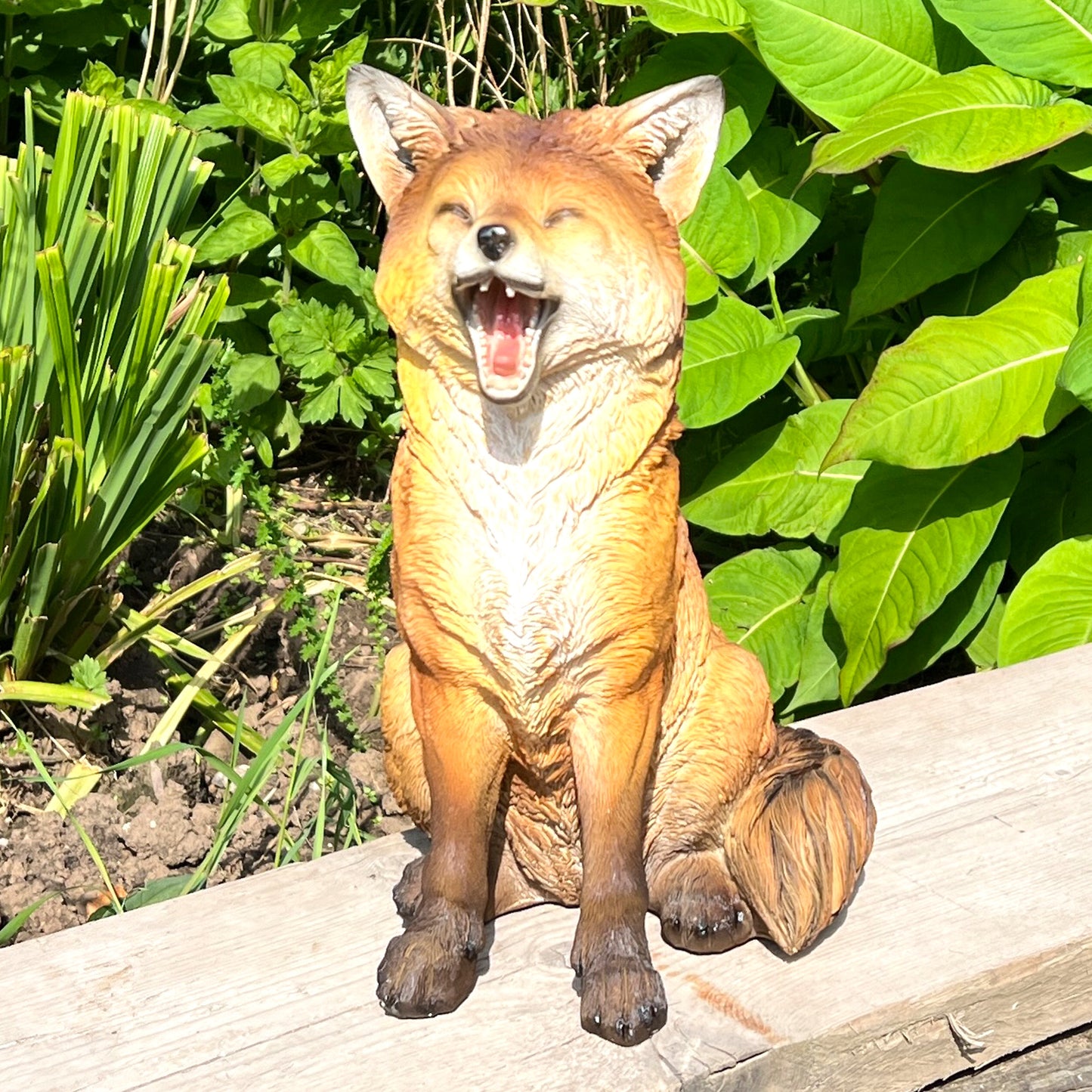 32cm Howling Fox Ornament - Resin