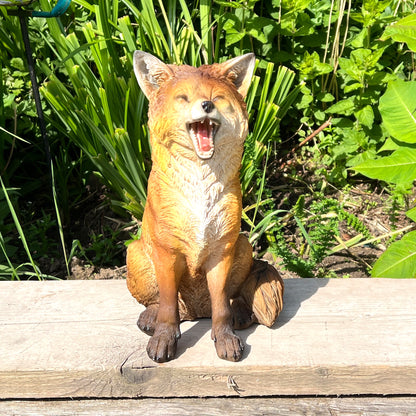 32cm Howling Fox Ornament - Resin