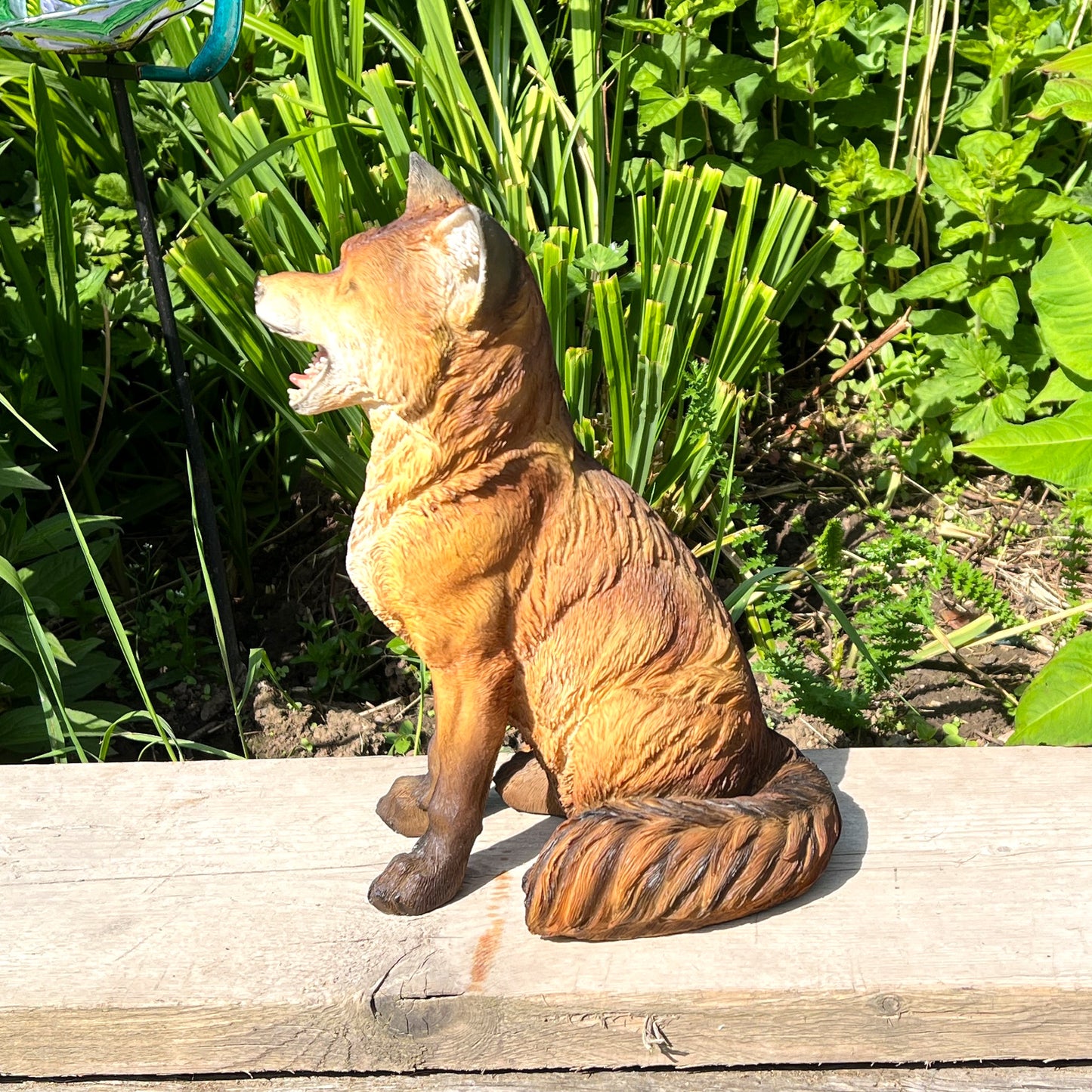 32cm Howling Fox Ornament - Resin