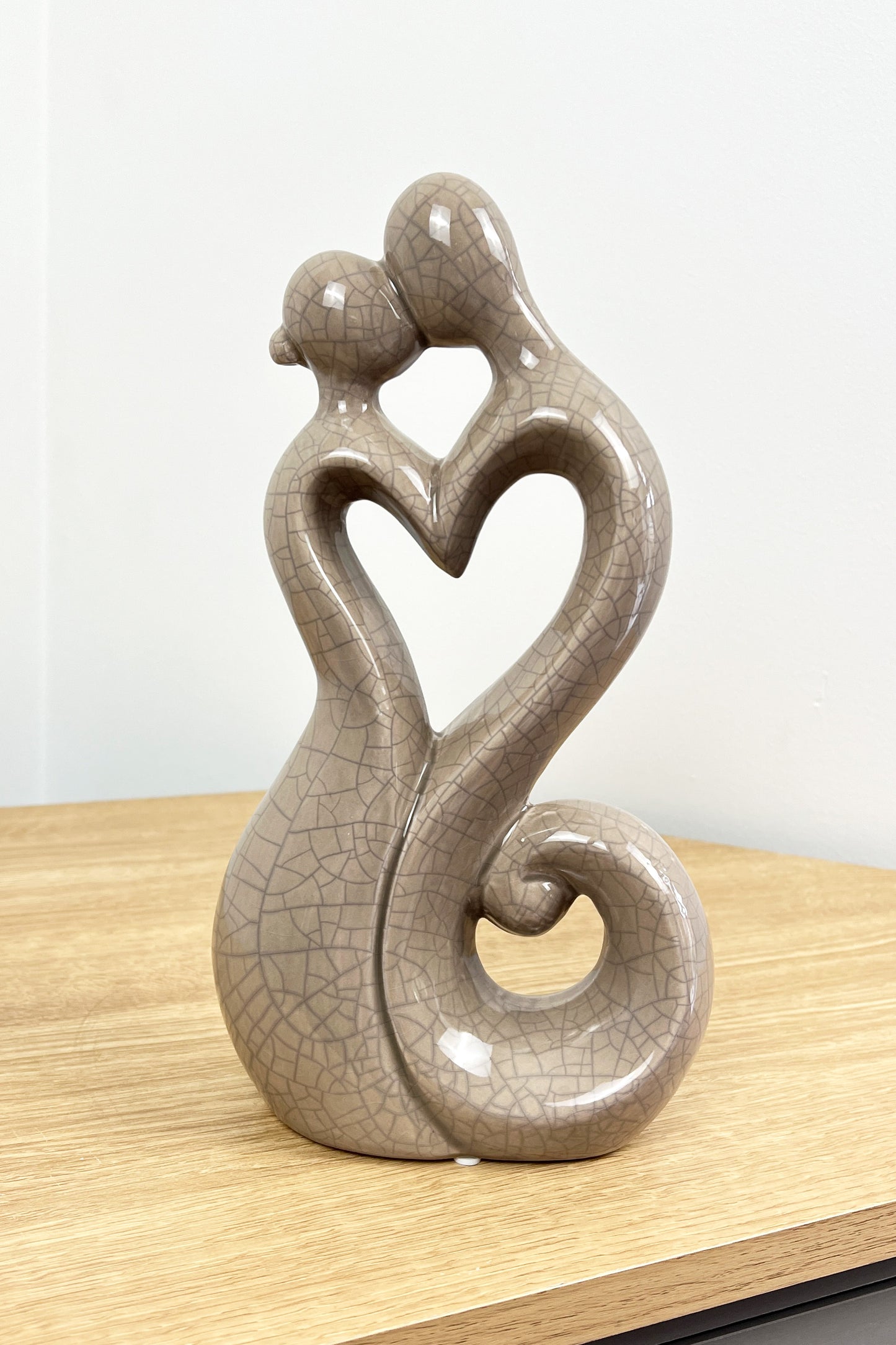 AbstractArtCoupleOrnament-Taupe-CloseUp