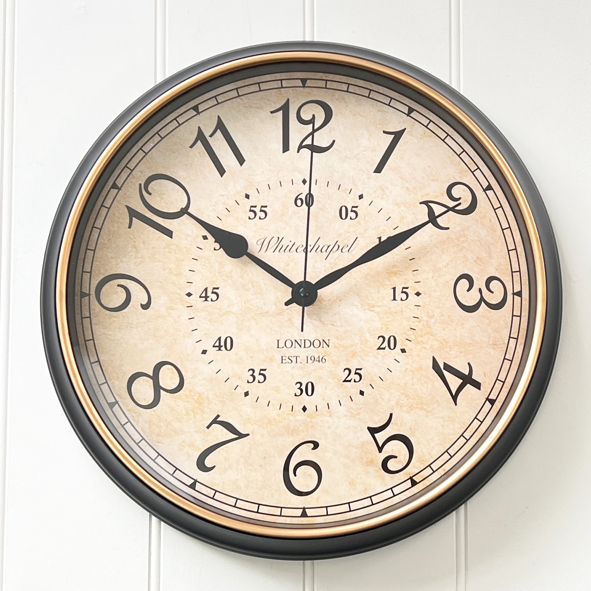 LargeWallClockforHomeAntique-Numbers-CloseUp