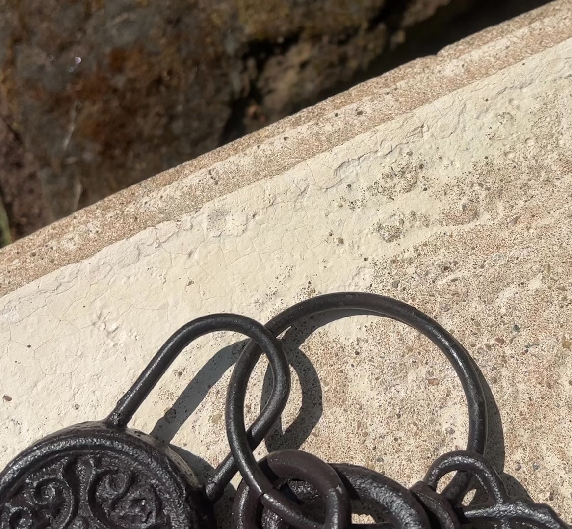 Antique Style Cast Iron Keys with Padlock