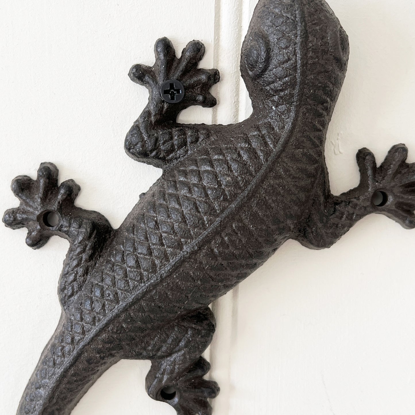 Wall Mounted Gecko - Cast Iron