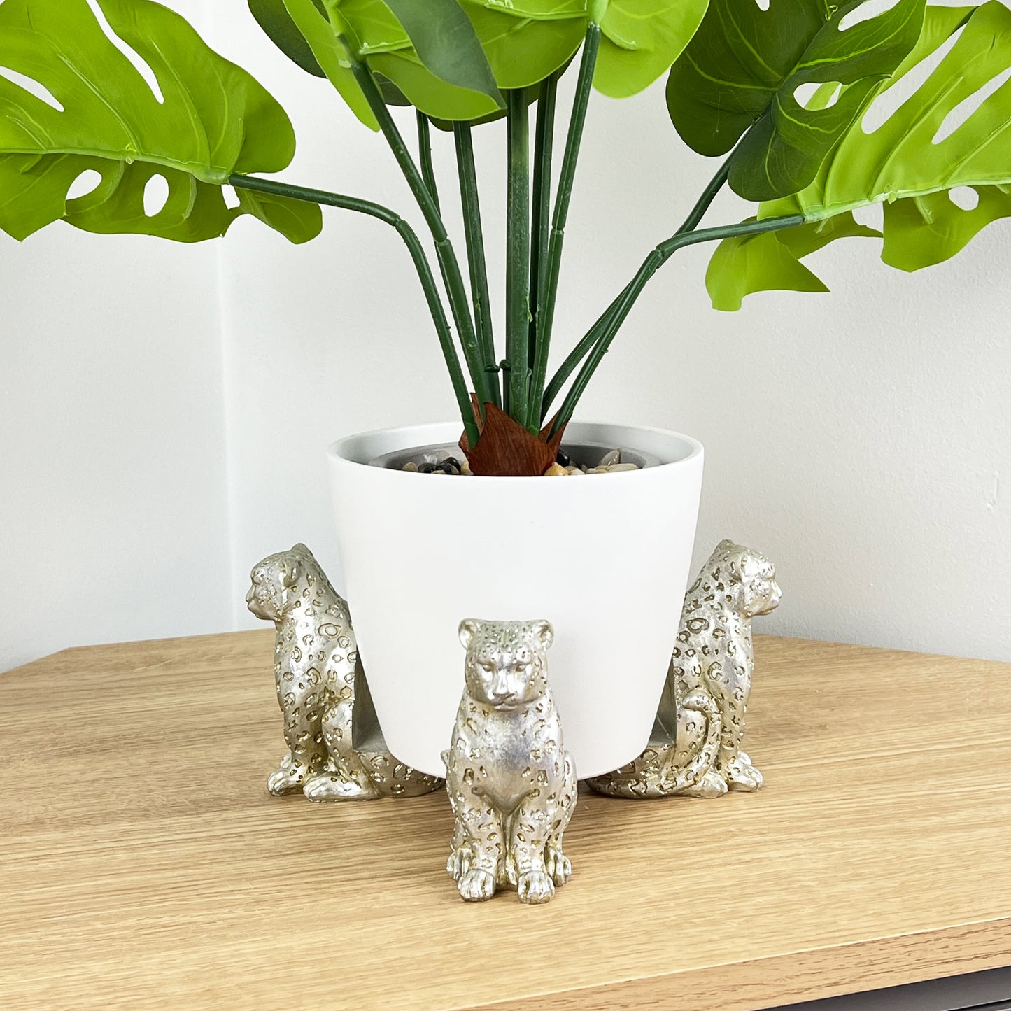 Snow Leopard Plant Pot Riser Feet